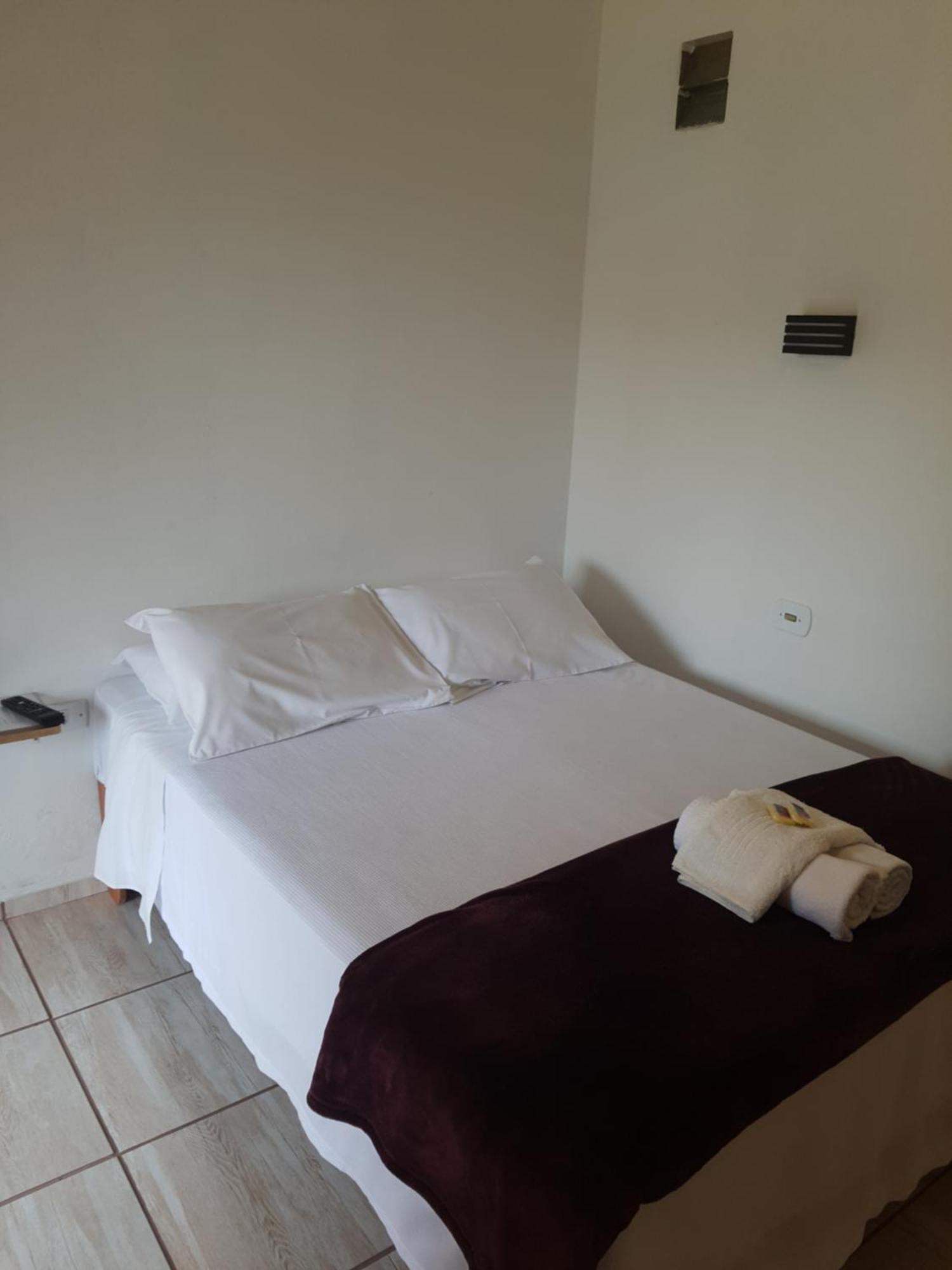 Hotel Caminito Santo Antônio do Pinhal Habitación foto